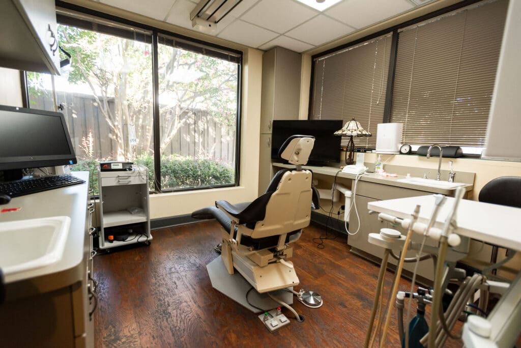 ROOT™ Periodontal and Implant Center TX - State of the Art Periodontics & Dental Implants